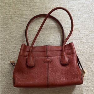 Elegant Brown Leather Handbag